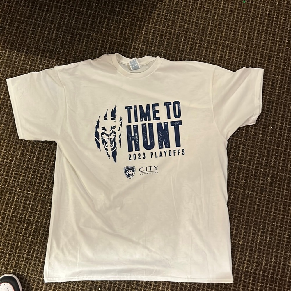 Size XL Florida panthers playoffs shirt